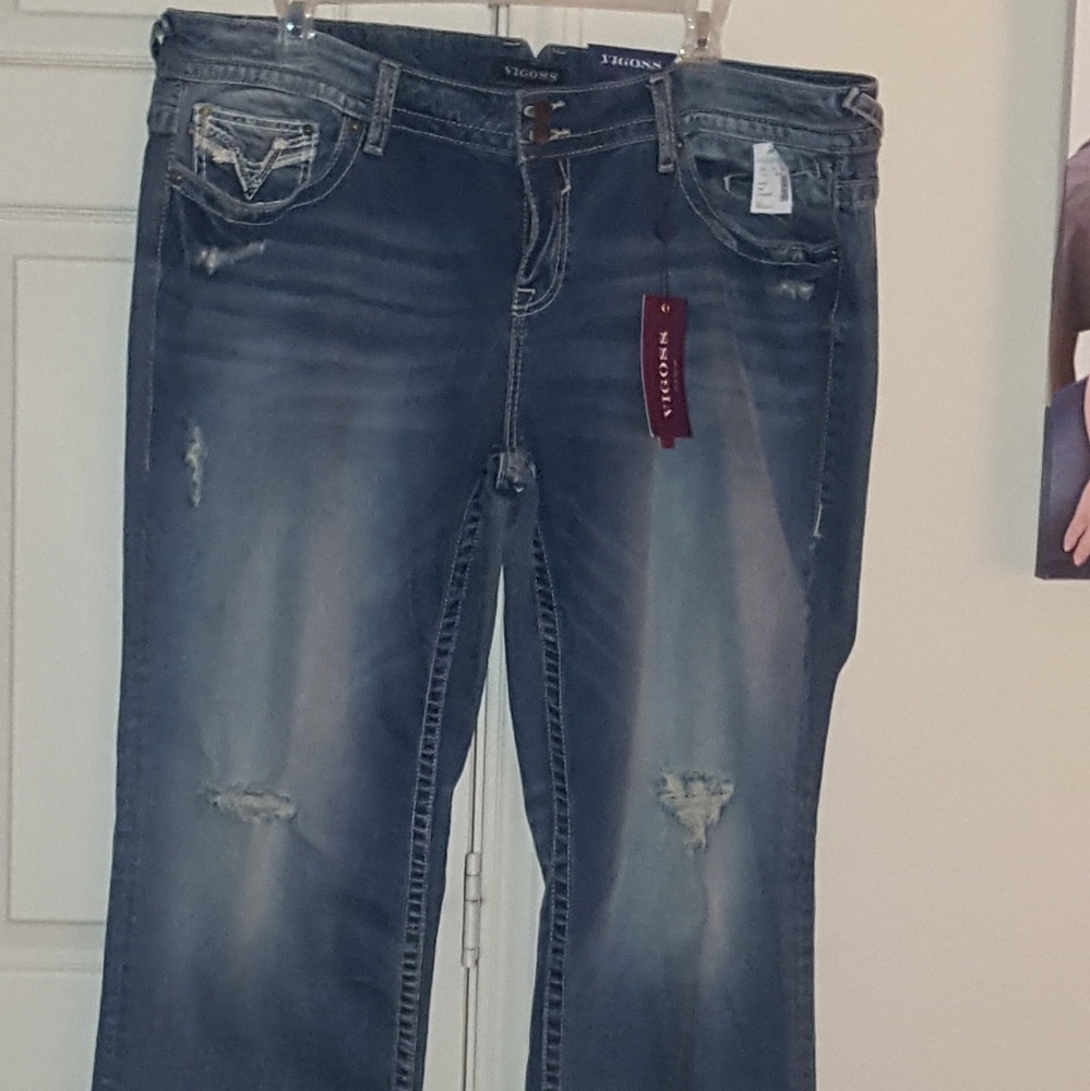 BNWT VIGOSS PLUSSIZE JEANS SIZE 24